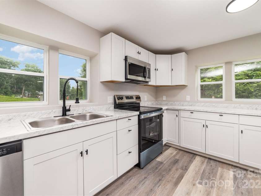 1104 Hardin Road, Dallas, NC 28034.  MLS# CAR4290720, YatesRealty ID 34206. 