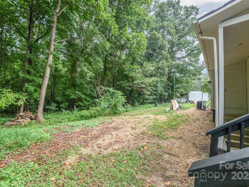 1104 Hardin Road, Dallas, NC 28034.  MLS# CAR4290720, YatesRealty ID 34206. 