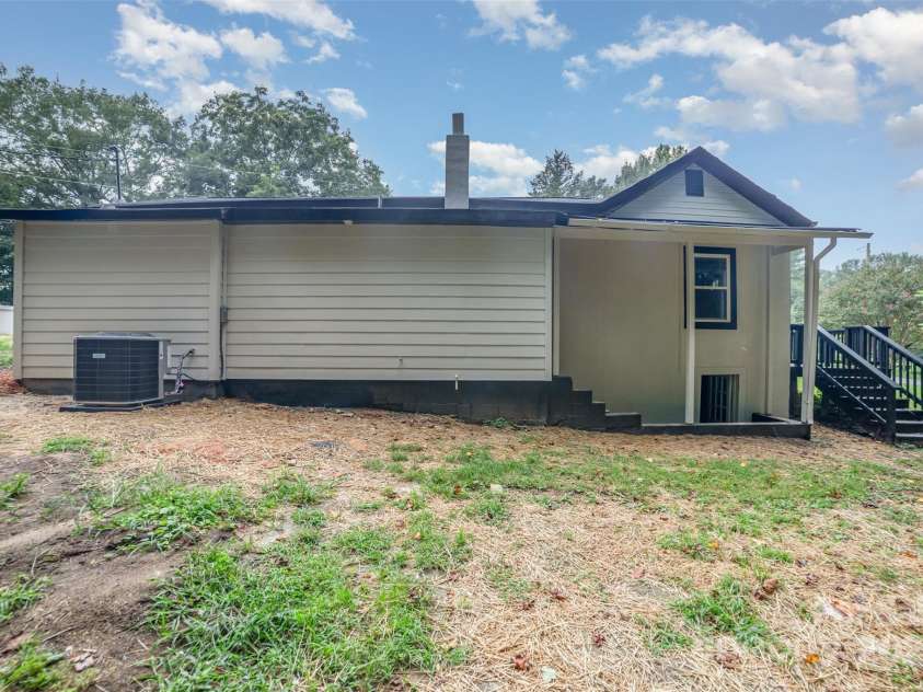 1104 Hardin Road, Dallas, NC 28034.  MLS# CAR4290720, YatesRealty ID 34206. 