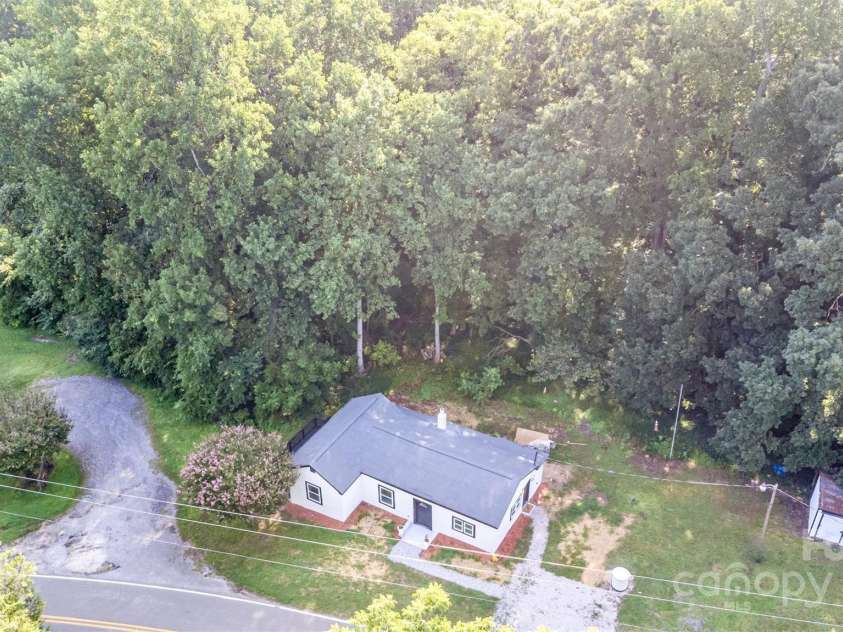 1104 Hardin Road, Dallas, NC 28034.  MLS# CAR4290720, YatesRealty ID 34206. 