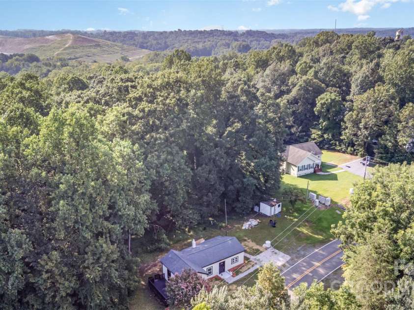 1104 Hardin Road, Dallas, NC 28034.  MLS# CAR4290720, YatesRealty ID 34206. 