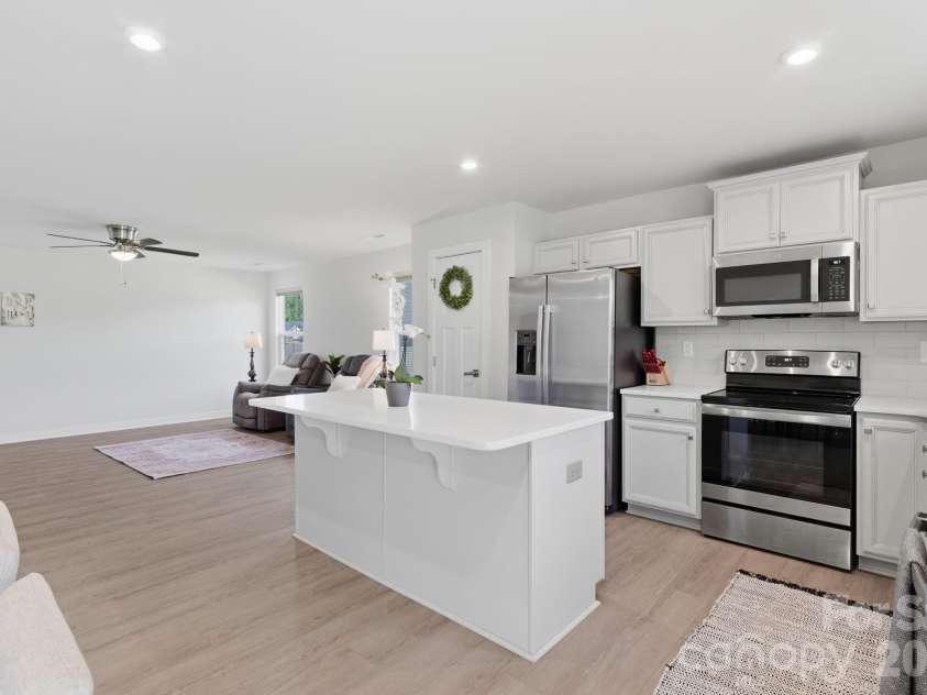 254 Damask Drive, Lancaster, SC 29720.  MLS# CAR4398403, YatesRealty ID 34208. Kitchen with Large Island