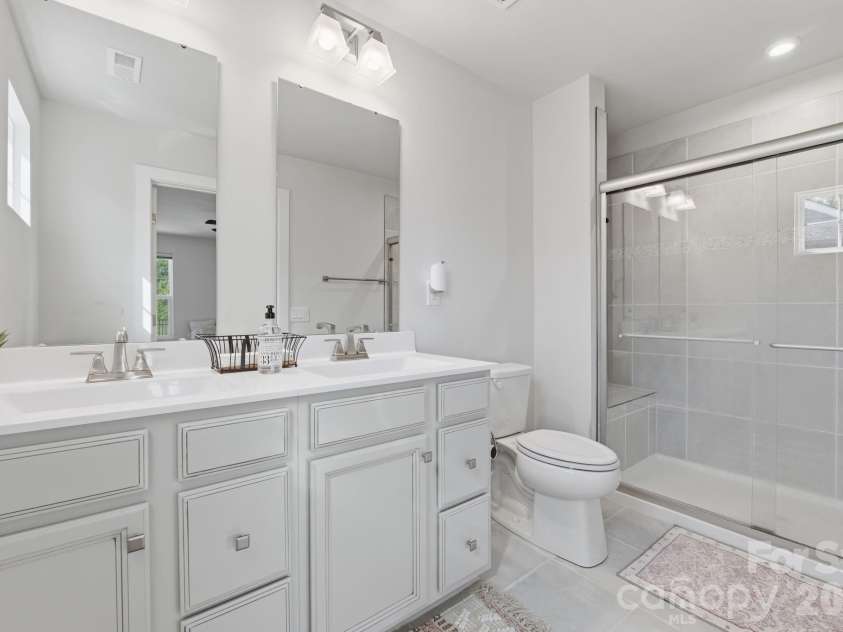 254 Damask Drive, Lancaster, SC 29720.  MLS# CAR4398403, YatesRealty ID 34208. Primary Bath