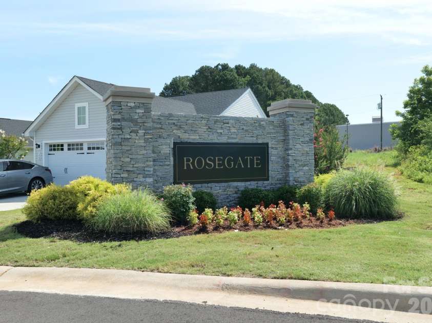 254 Damask Drive, Lancaster, SC 29720.  MLS# CAR4398403, YatesRealty ID 34208. Welcome to Rosegate