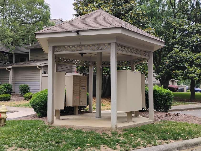 2545 Stockbridge Drive, Charlotte, NC 28210.  MLS# CAR4231252, YatesRealty ID 34208. Mailboxes