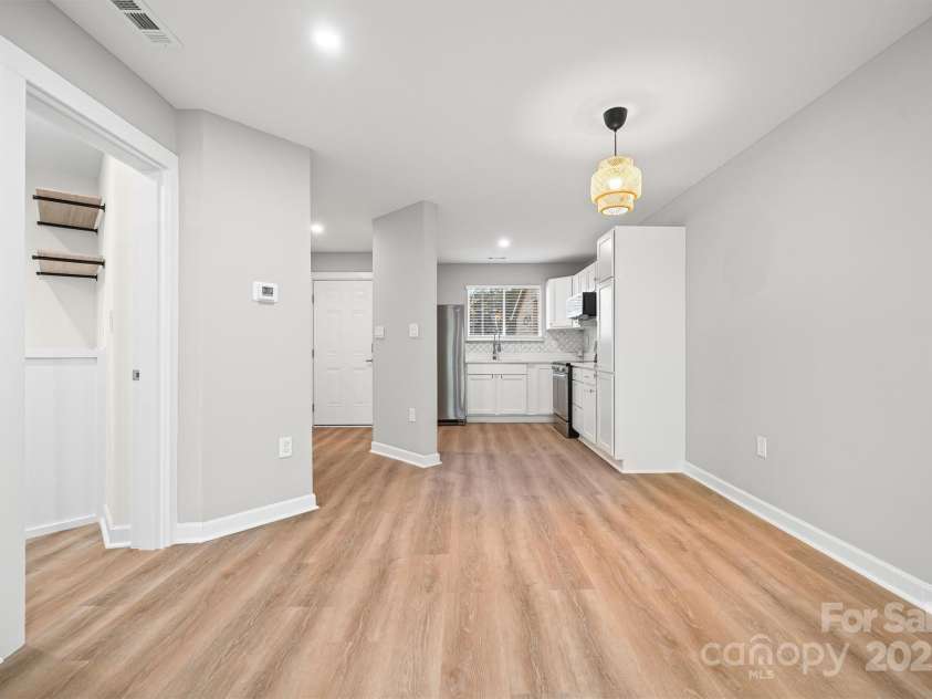 2545 Stockbridge Drive, Charlotte, NC 28210.  MLS# CAR4321941, YatesRealty ID 34208. 