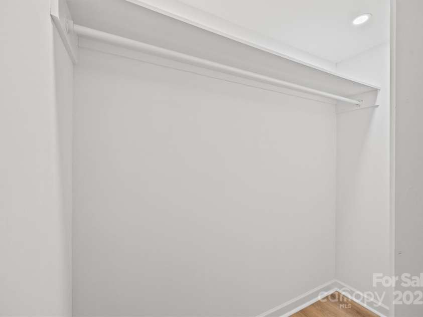 2545 Stockbridge Drive, Charlotte, NC 28210.  MLS# CAR4321941, YatesRealty ID 34208. 