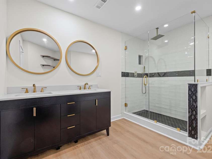 2545 Stockbridge Drive, Charlotte, NC 28210.  MLS# CAR4321941, YatesRealty ID 34208. 