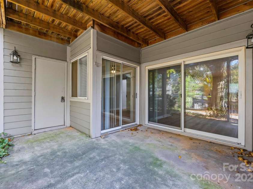 2545 Stockbridge Drive, Charlotte, NC 28210.  MLS# CAR4321941, YatesRealty ID 34208. 