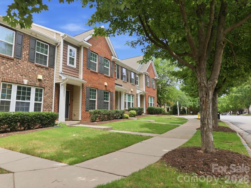 18431 The Commons Boulevard, Cornelius, NC 28031.  MLS# CAR4398969, YatesRealty ID 34209. 