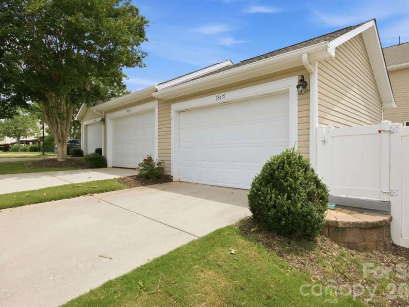 18431 The Commons Boulevard, Cornelius, NC 28031.  MLS# CAR4398969, YatesRealty ID 34209. 