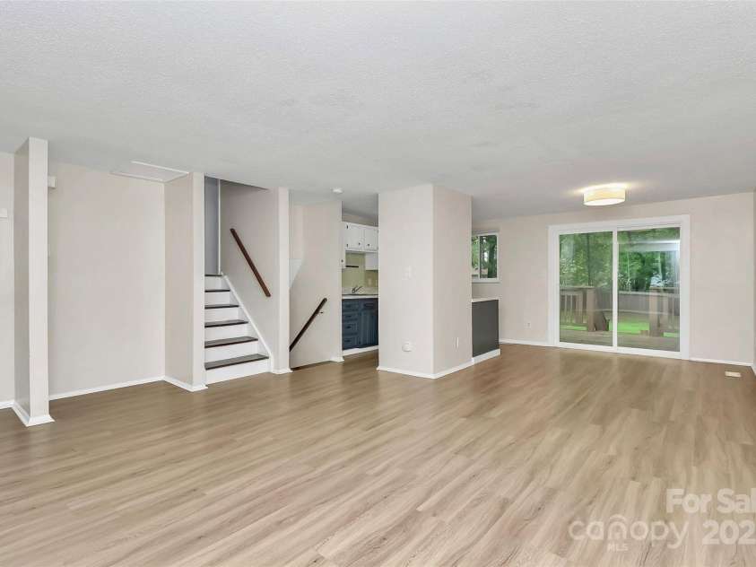 6230 Holly Knoll Drive, Charlotte, NC 28227.  MLS# CAR4291966, YatesRealty ID 34209. 