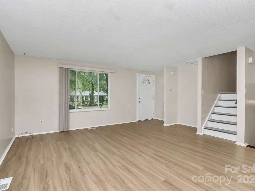 6230 Holly Knoll Drive, Charlotte, NC 28227.  MLS# CAR4291966, YatesRealty ID 34209. 