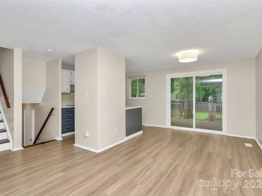6230 Holly Knoll Drive, Charlotte, NC 28227.  MLS# CAR4291966, YatesRealty ID 34209. 