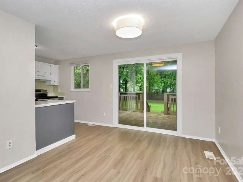 6230 Holly Knoll Drive, Charlotte, NC 28227.  MLS# CAR4291966, YatesRealty ID 34209. 