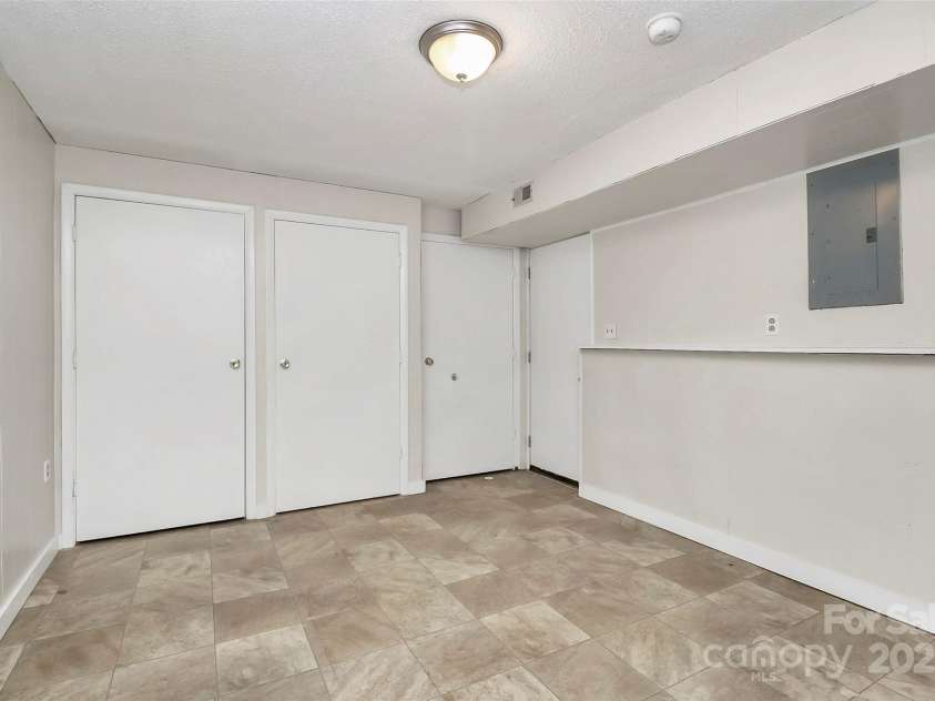 6230 Holly Knoll Drive, Charlotte, NC 28227.  MLS# CAR4291966, YatesRealty ID 34209. 