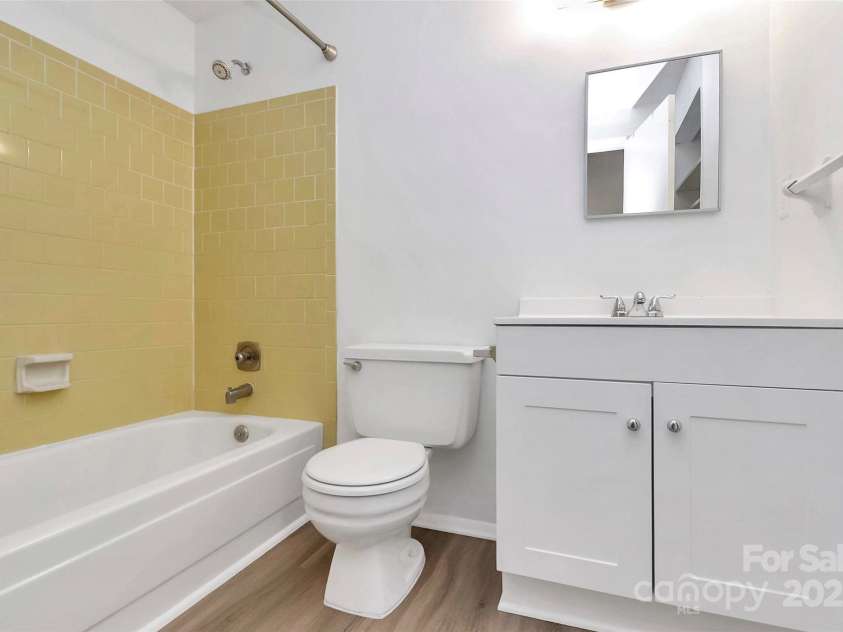 6230 Holly Knoll Drive, Charlotte, NC 28227.  MLS# CAR4291966, YatesRealty ID 34209. 