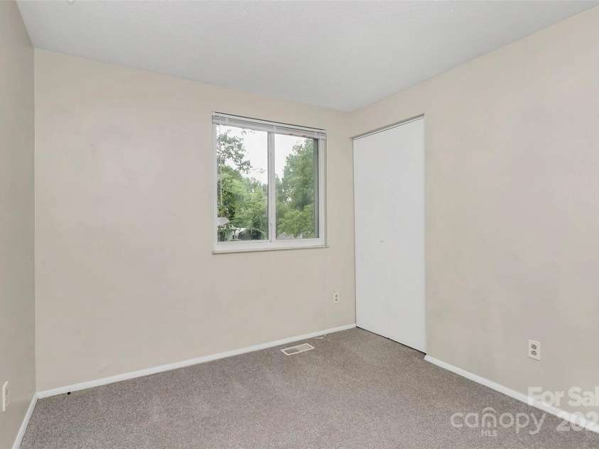 6230 Holly Knoll Drive, Charlotte, NC 28227.  MLS# CAR4291966, YatesRealty ID 34209. 