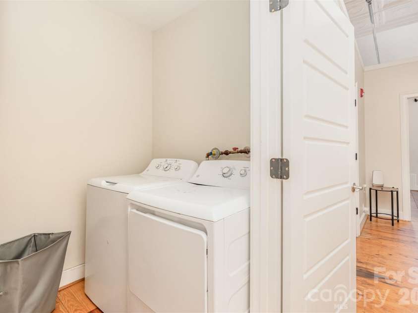 101 Main Street, Union, SC 29379.  MLS# CAR4314039, YatesRealty ID 3421. 