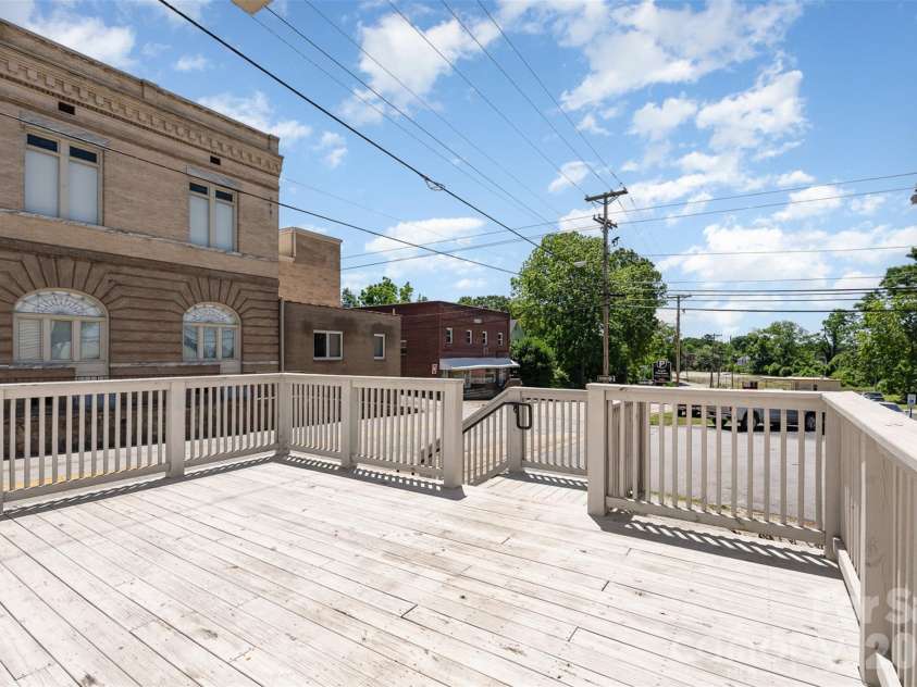 101 Main Street, Union, SC 29379.  MLS# CAR4314039, YatesRealty ID 3421. 