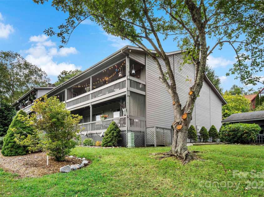 353 Fairway Lane, Spruce Pine, NC 28777.  MLS# CAR4216931, YatesRealty ID 3421. 