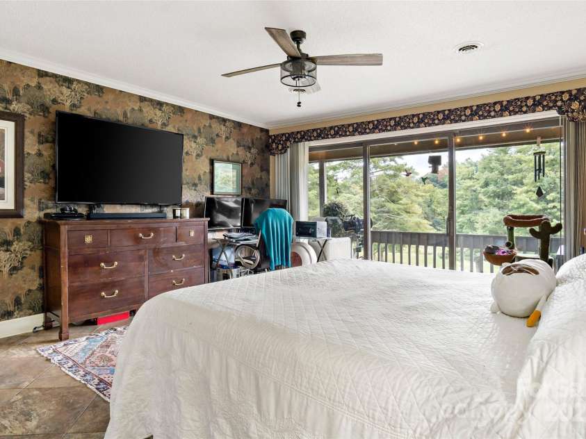 353 Fairway Lane, Spruce Pine, NC 28777.  MLS# CAR4216931, YatesRealty ID 3421. 