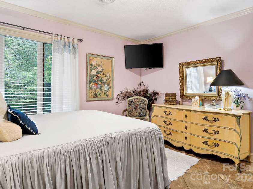 353 Fairway Lane, Spruce Pine, NC 28777.  MLS# CAR4216931, YatesRealty ID 3421. 