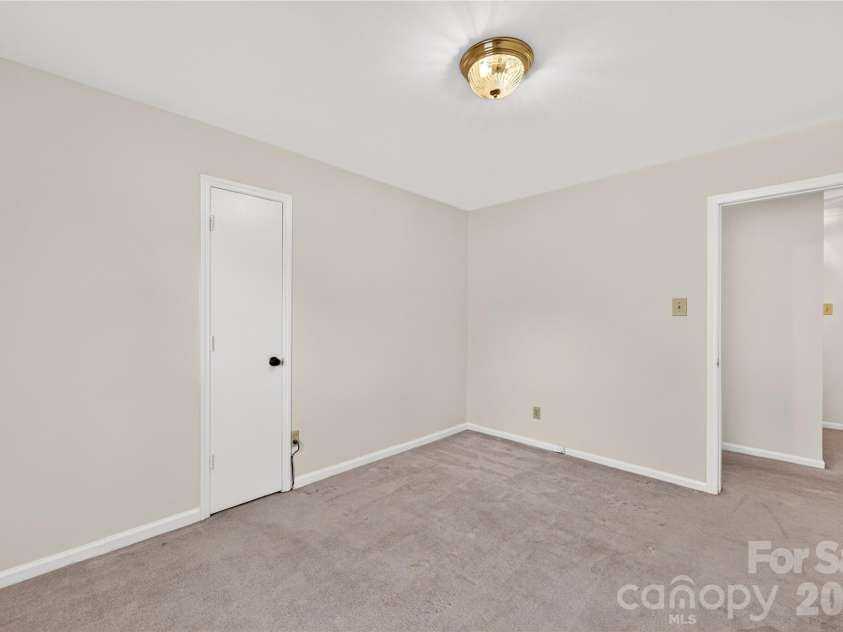 6801 Rambling Rose Drive, Charlotte, NC 28212.  MLS# CAR4396979, YatesRealty ID 34210. BR #3
