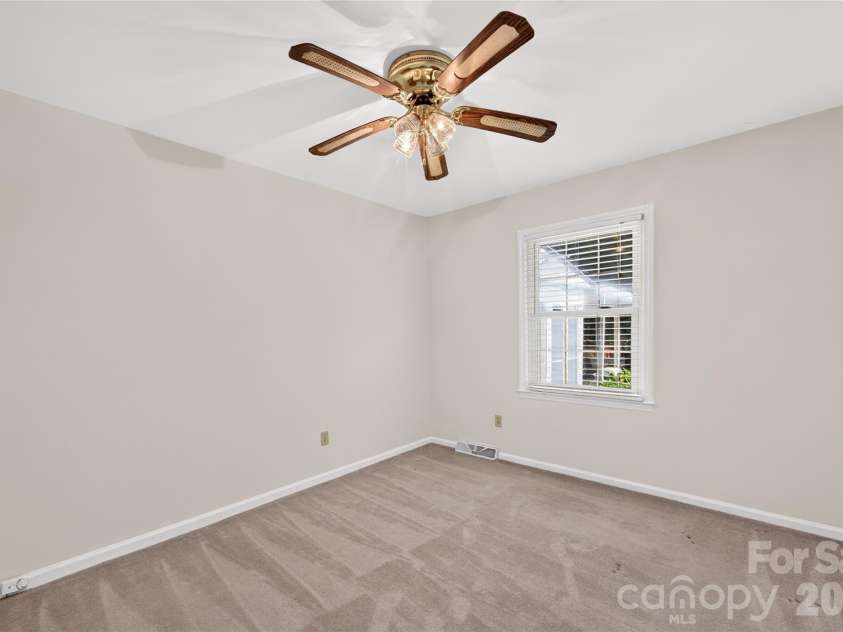 6801 Rambling Rose Drive, Charlotte, NC 28212.  MLS# CAR4396979, YatesRealty ID 34210. BR#2