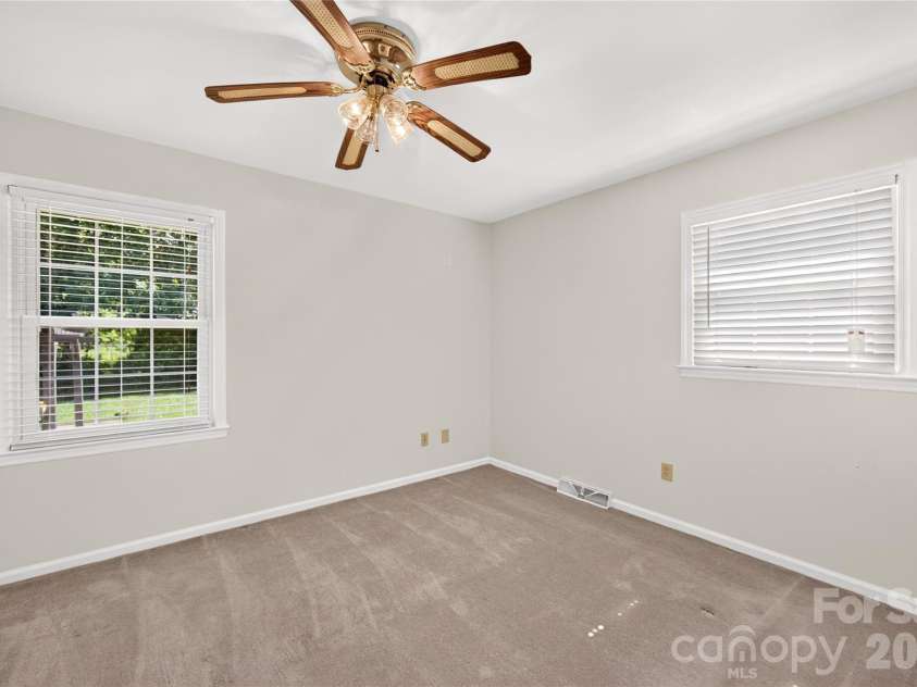 6801 Rambling Rose Drive, Charlotte, NC 28212.  MLS# CAR4396979, YatesRealty ID 34210. BR#4