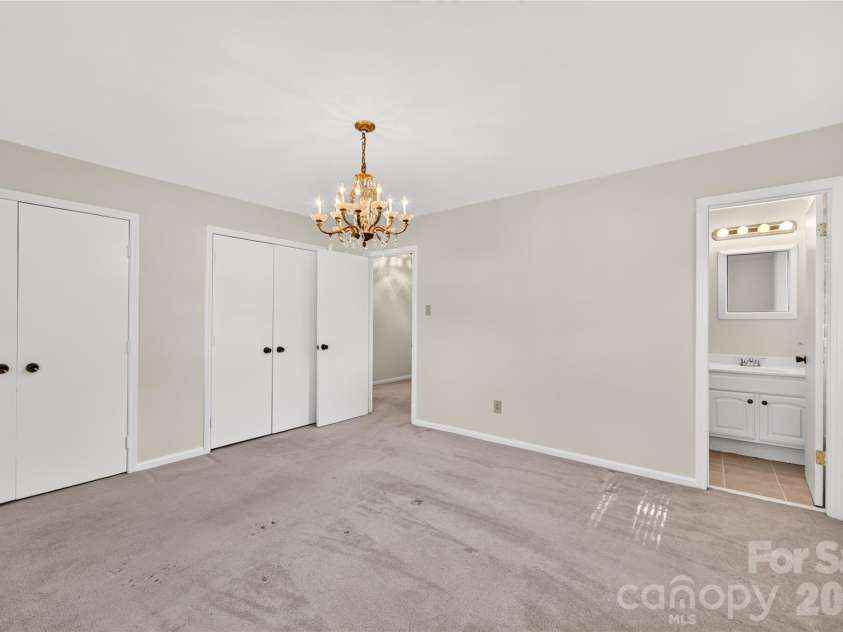 6801 Rambling Rose Drive, Charlotte, NC 28212.  MLS# CAR4396979, YatesRealty ID 34210. Primary BR