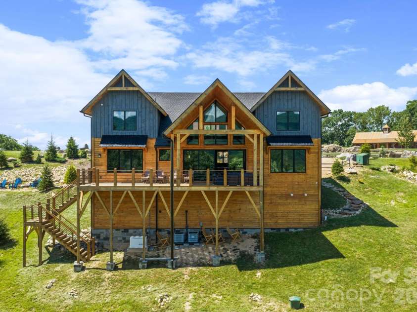 1030 High Valley Overlook, Banner Elk, NC 28604.  MLS# CAR4398506, YatesRealty ID 34211. 