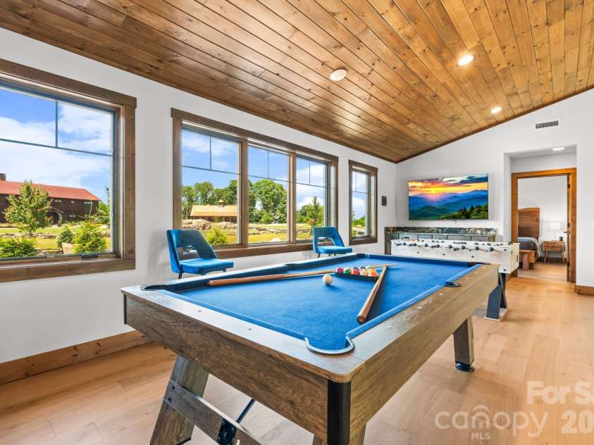 1030 High Valley Overlook, Banner Elk, NC 28604.  MLS# CAR4398506, YatesRealty ID 34211. 