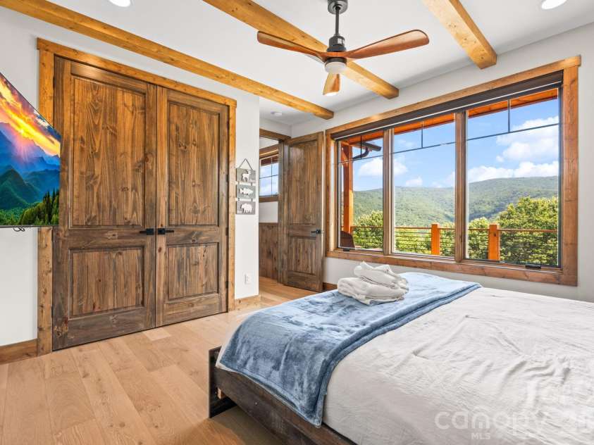 1030 High Valley Overlook, Banner Elk, NC 28604.  MLS# CAR4398506, YatesRealty ID 34211. 