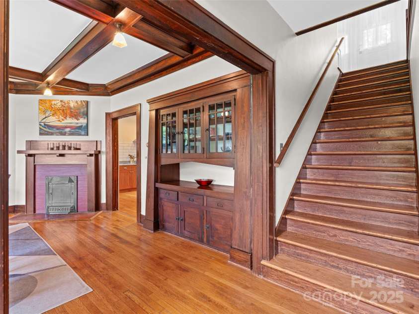 125 Furman Avenue, Asheville, NC 28801.  MLS# CAR4291265, YatesRealty ID 34211. 