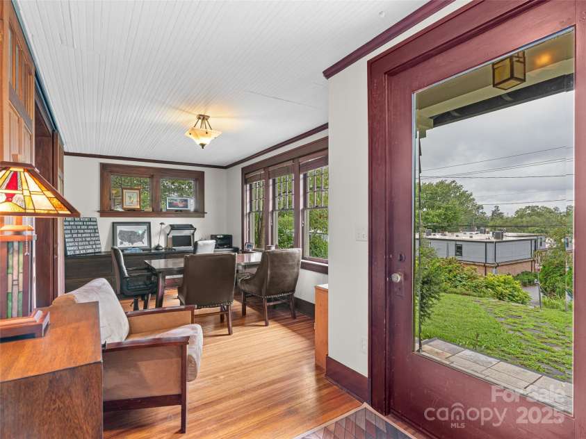 125 Furman Avenue, Asheville, NC 28801.  MLS# CAR4291265, YatesRealty ID 34211. 
