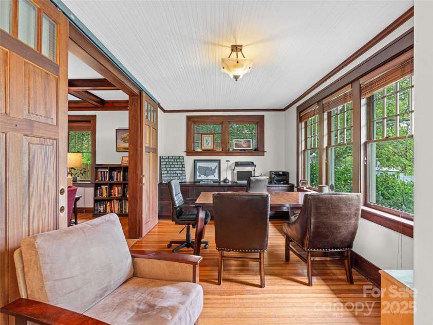 125 Furman Avenue, Asheville, NC 28801.  MLS# CAR4291265, YatesRealty ID 34211. 