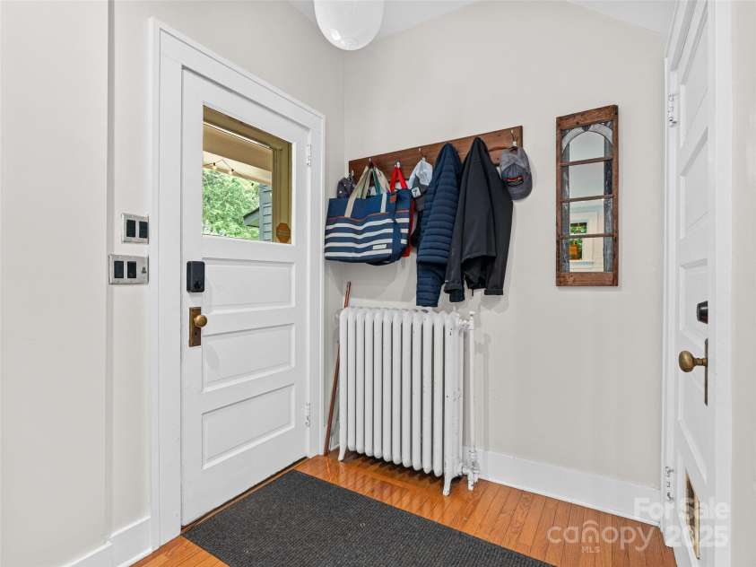 125 Furman Avenue, Asheville, NC 28801.  MLS# CAR4291265, YatesRealty ID 34211. 