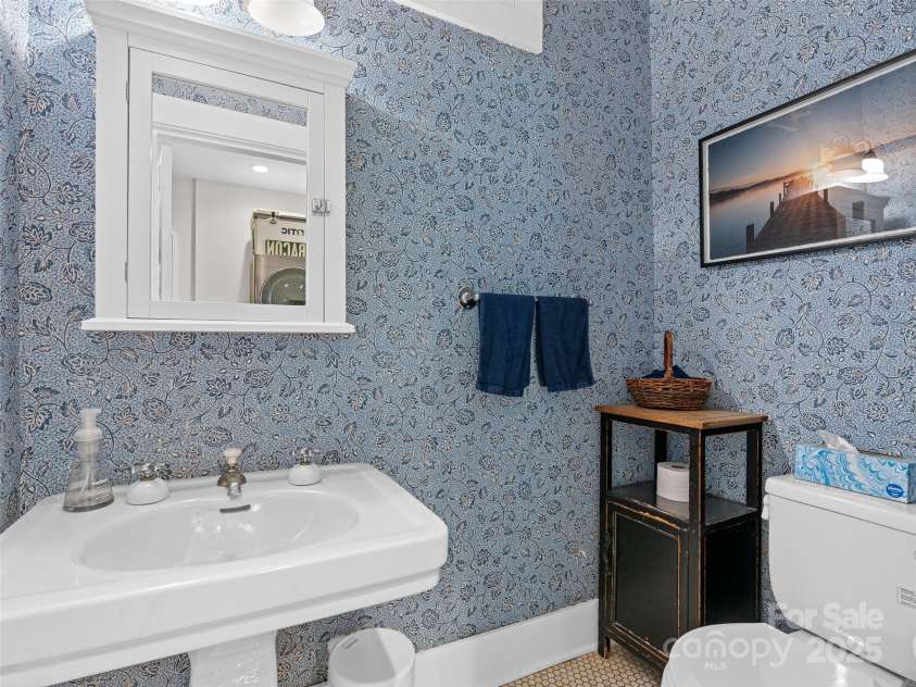 125 Furman Avenue, Asheville, NC 28801.  MLS# CAR4291265, YatesRealty ID 34211. 