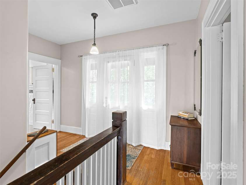 125 Furman Avenue, Asheville, NC 28801.  MLS# CAR4291265, YatesRealty ID 34211. 