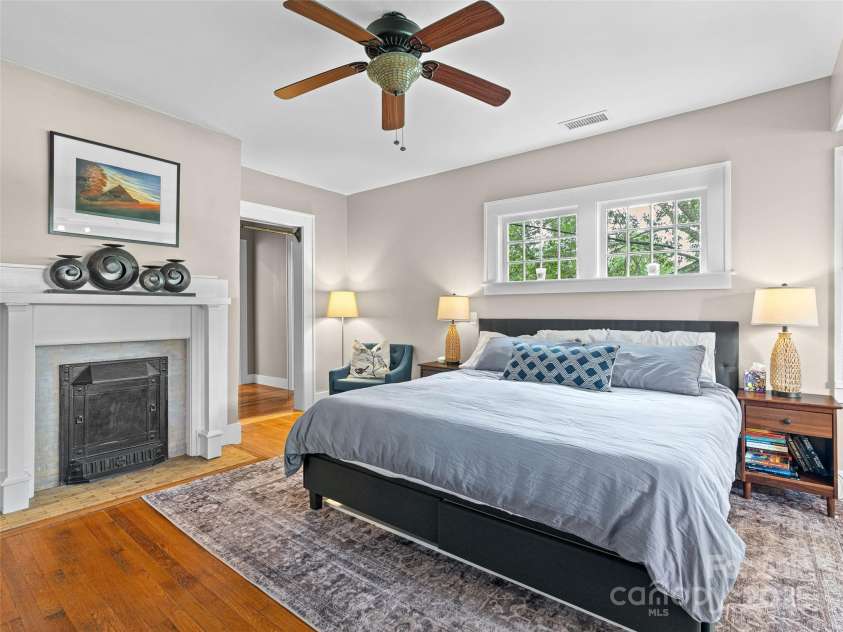 125 Furman Avenue, Asheville, NC 28801.  MLS# CAR4291265, YatesRealty ID 34211. 