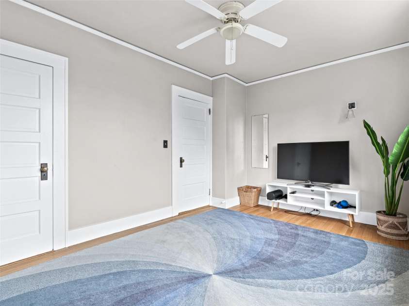 125 Furman Avenue, Asheville, NC 28801.  MLS# CAR4291265, YatesRealty ID 34211. 