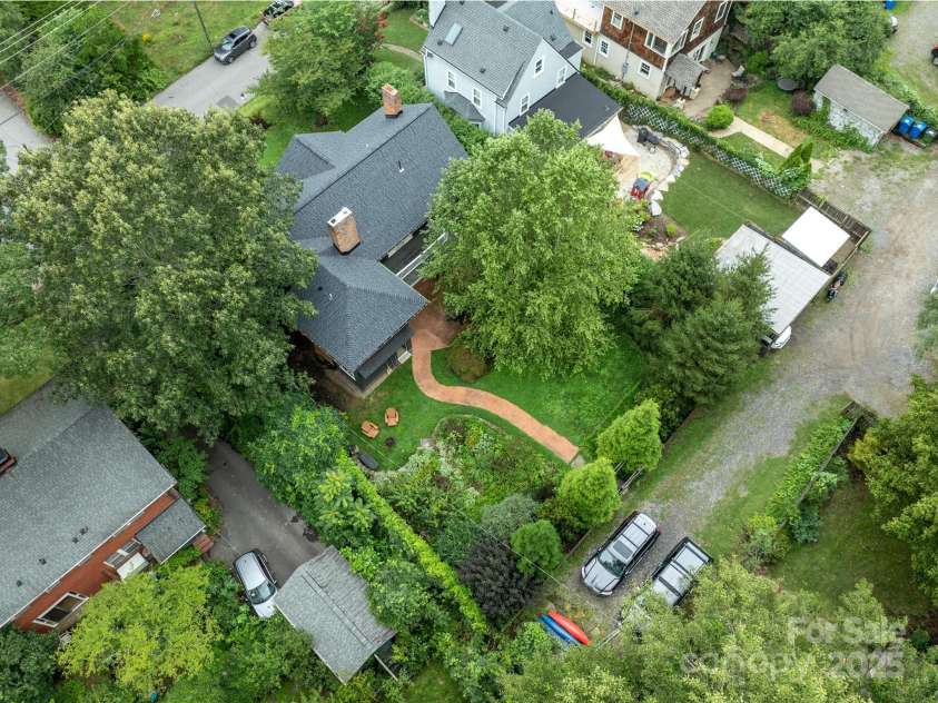 125 Furman Avenue, Asheville, NC 28801.  MLS# CAR4291265, YatesRealty ID 34211. 