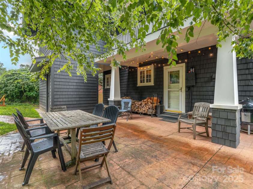 125 Furman Avenue, Asheville, NC 28801.  MLS# CAR4291265, YatesRealty ID 34211. 