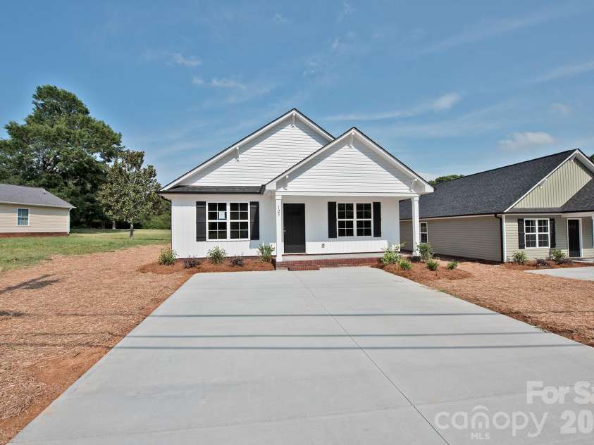 125 Beaver Street, Landis, NC 28088.  MLS# CAR4399009, YatesRealty ID 34212. 