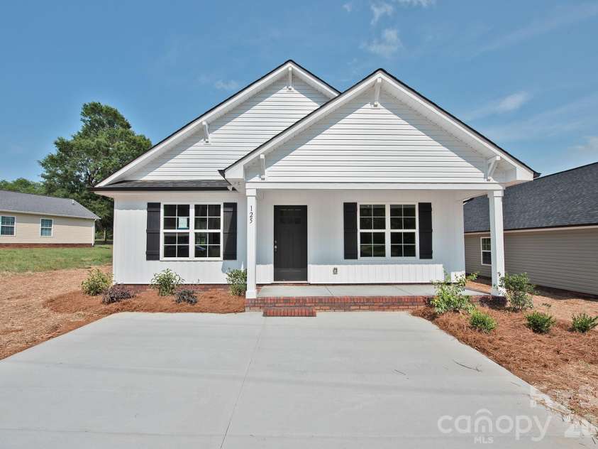 125 Beaver Street, Landis, NC 28088.  MLS# CAR4399009, YatesRealty ID 34212. 
