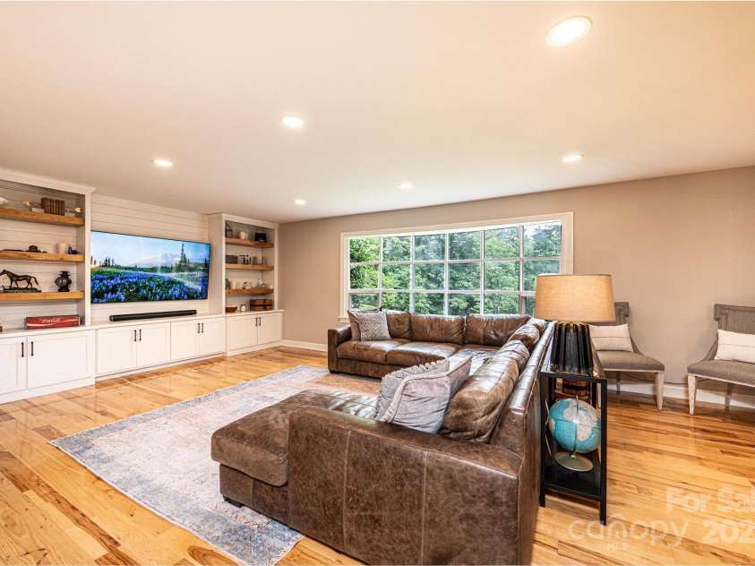 221 Roberts Lane, Lenoir, NC 28645.  MLS# CAR4288477, YatesRealty ID 34213. 