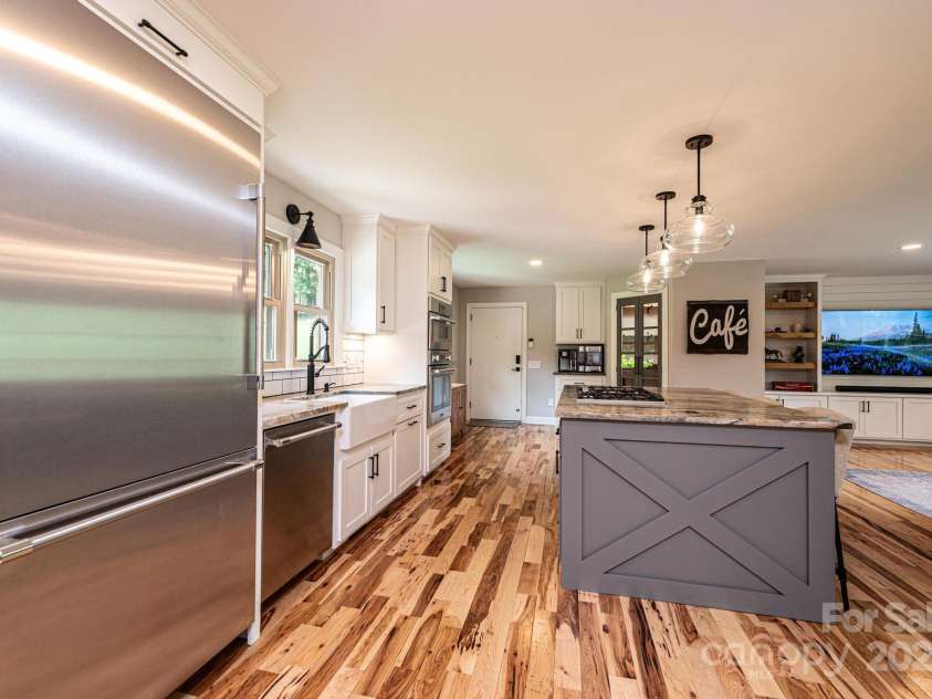 221 Roberts Lane, Lenoir, NC 28645.  MLS# CAR4288477, YatesRealty ID 34213. 