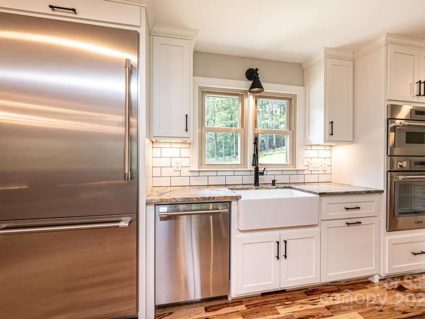 221 Roberts Lane, Lenoir, NC 28645.  MLS# CAR4288477, YatesRealty ID 34213. 