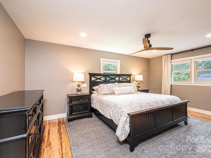 221 Roberts Lane, Lenoir, NC 28645.  MLS# CAR4288477, YatesRealty ID 34213. 